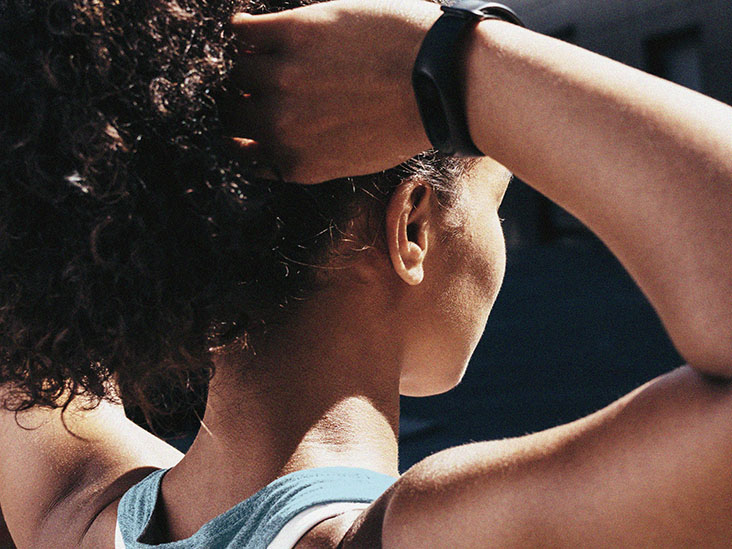 Ce à quoi vous devez vous attendre lorsque vous consultez l'Omegaplex-3 1 close up of woman with arms raised